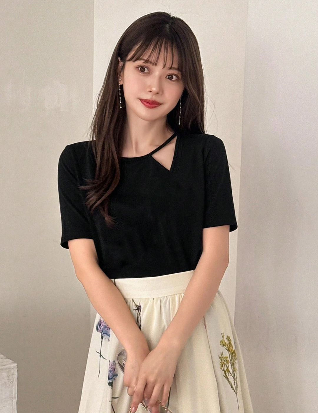 Kotty Women Round Neck Short Sleeves Top With Cut Out Details