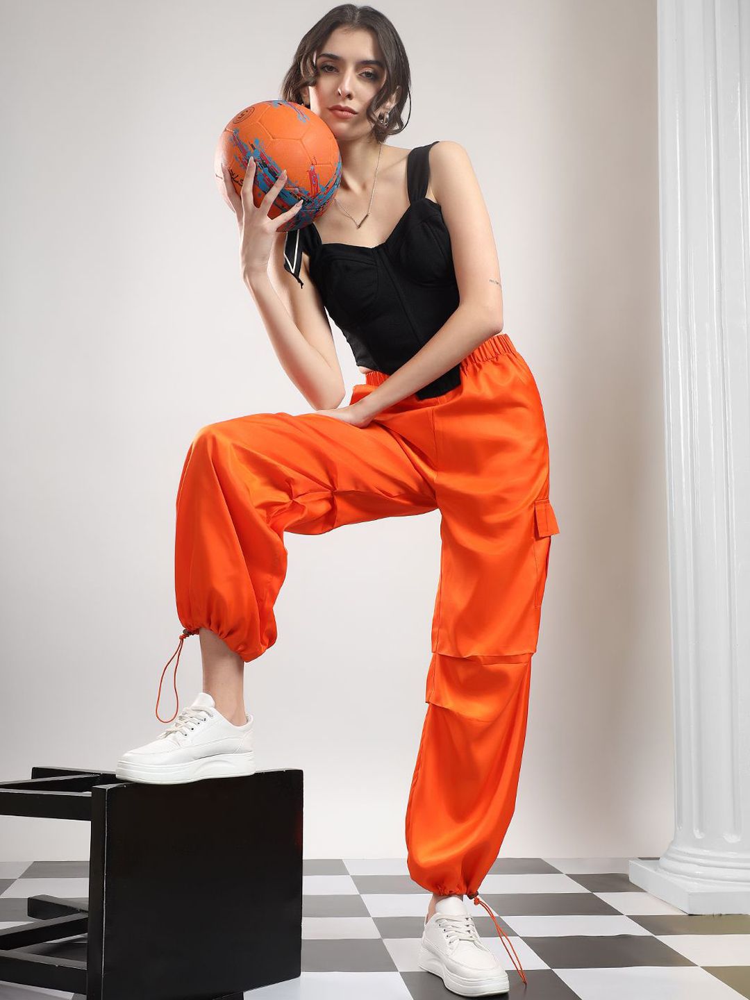 Kotty Women High-Rise Easy Wash Pleated Cargos Trousers