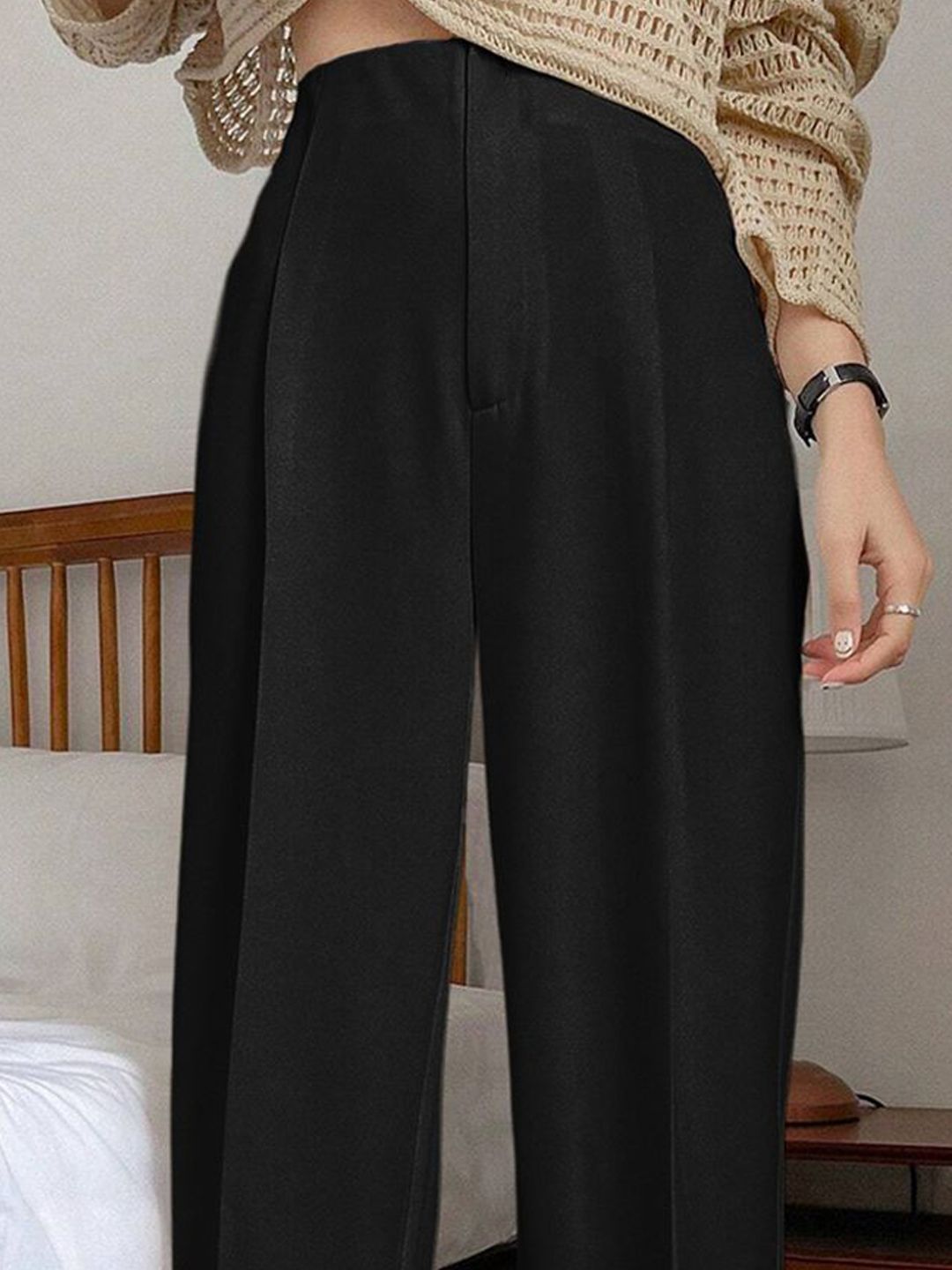 Kotty Women Relaxed Straight Leg Straight Fit High-Rise Pleated Trousers