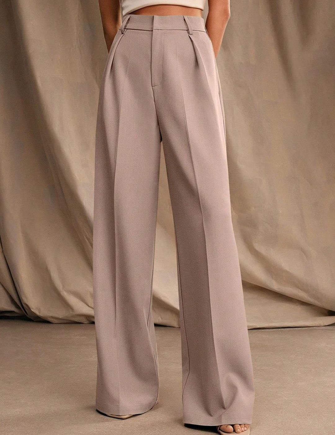 Kotty Women Relaxed Straight Fit High-Rise Pleated Trouser