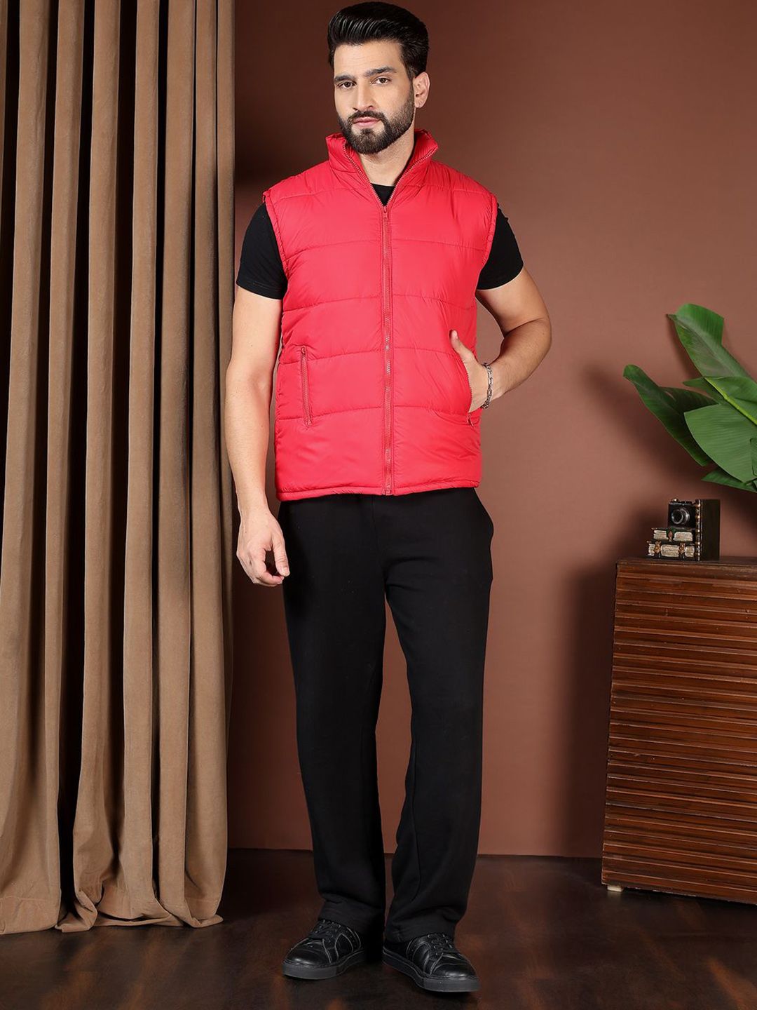 Kotty Men Stand Collar Solid Puffer Jacket