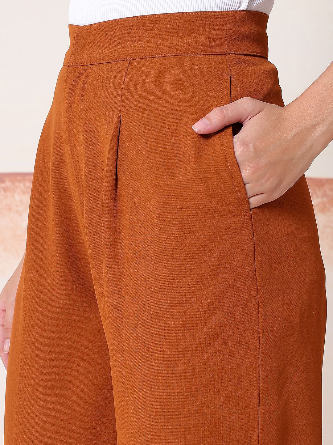 Kotty Women High-Rise Trousers