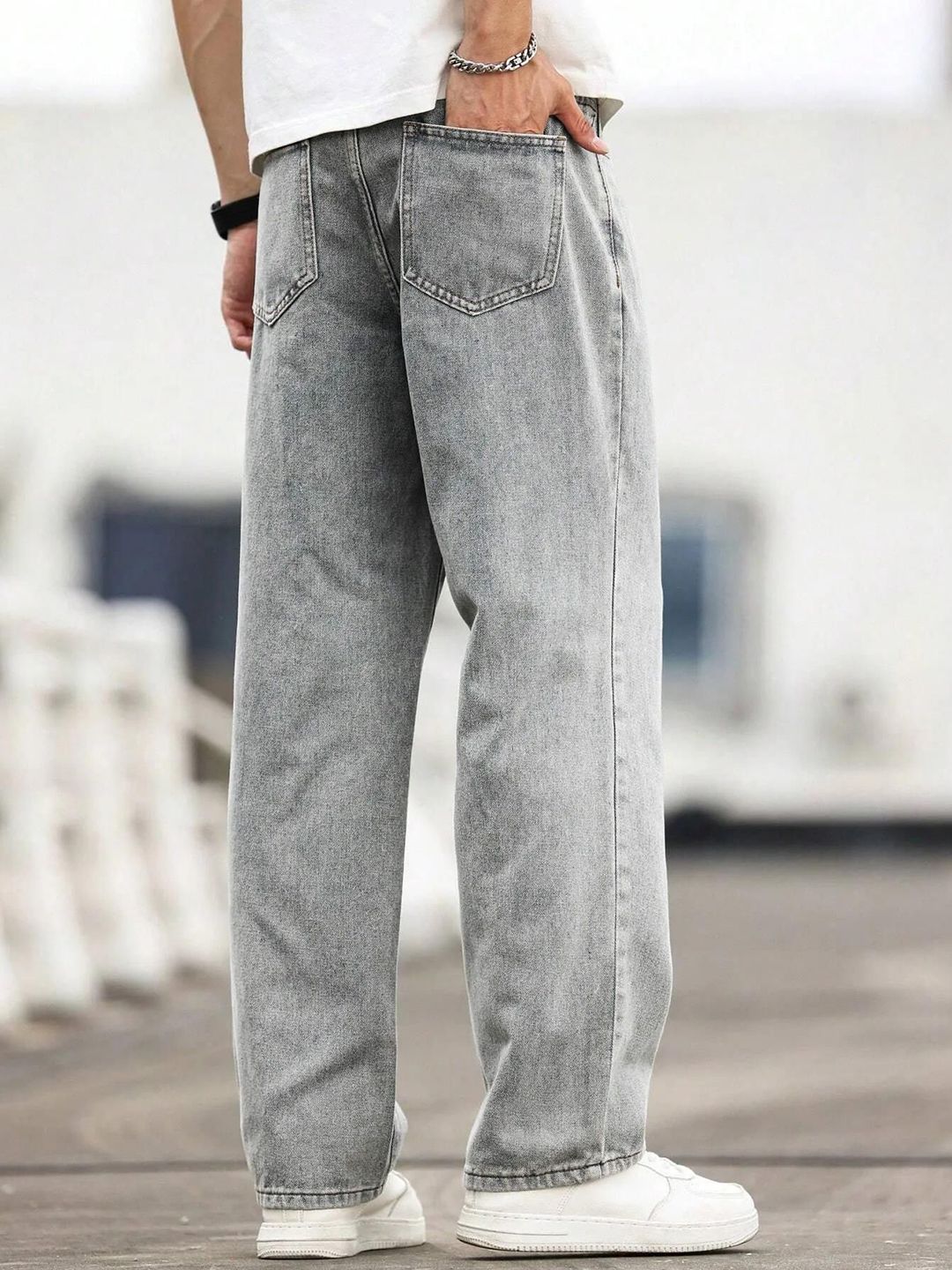 Kotty Men Relaxed Fit Mid-Rise Light Fade Stretchable Jeans