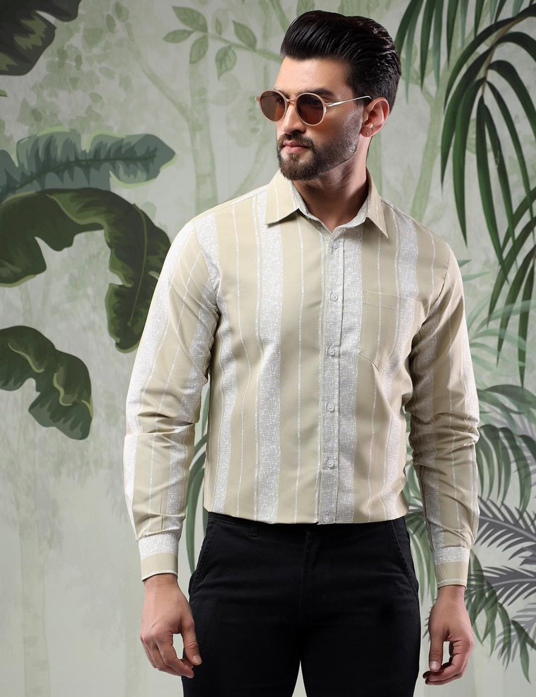 Kotty Men Spread Collar Vertical Striped Casual Shirt