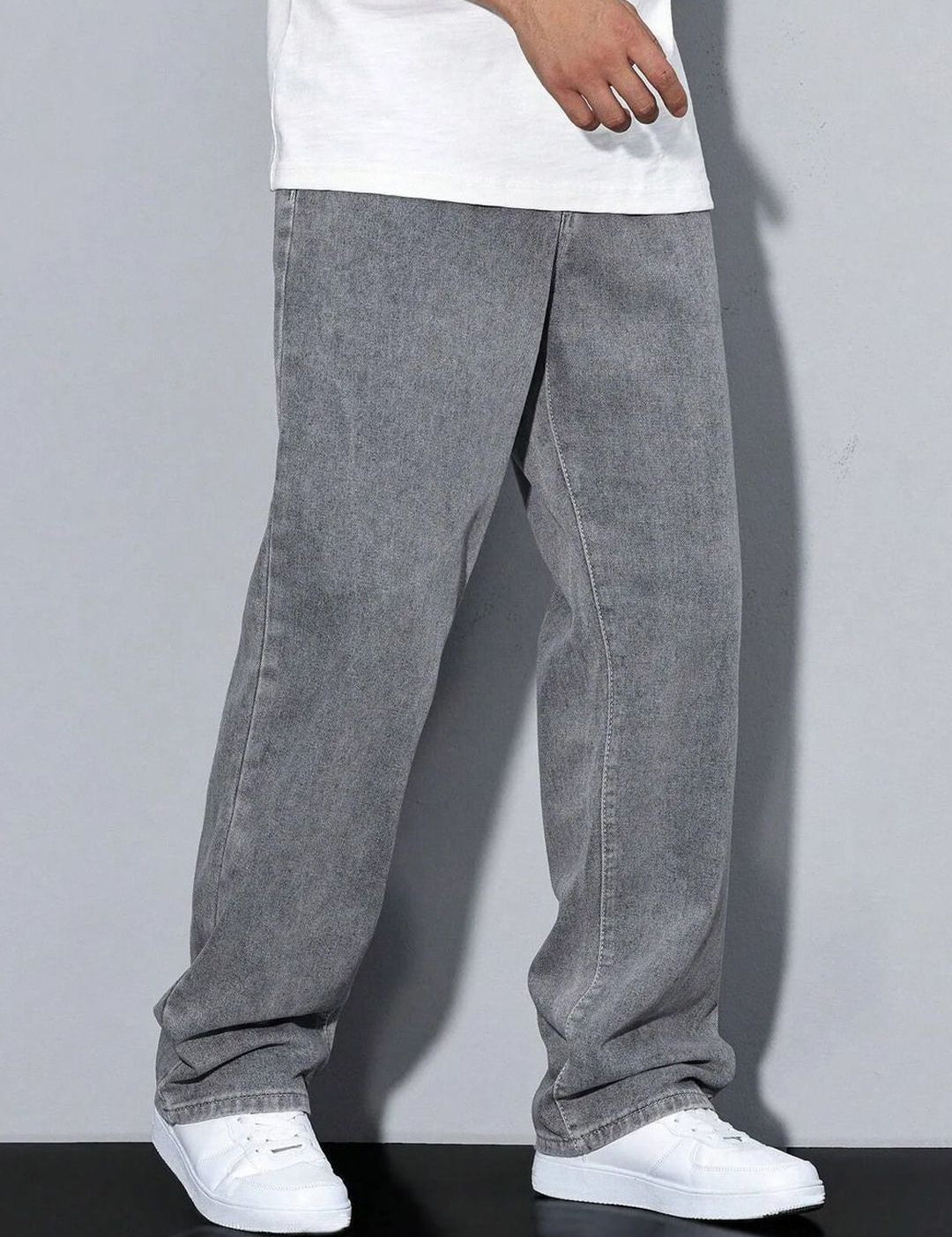 Kotty Men Baggy Mid-Rise Light Fade Stretchable Jeans