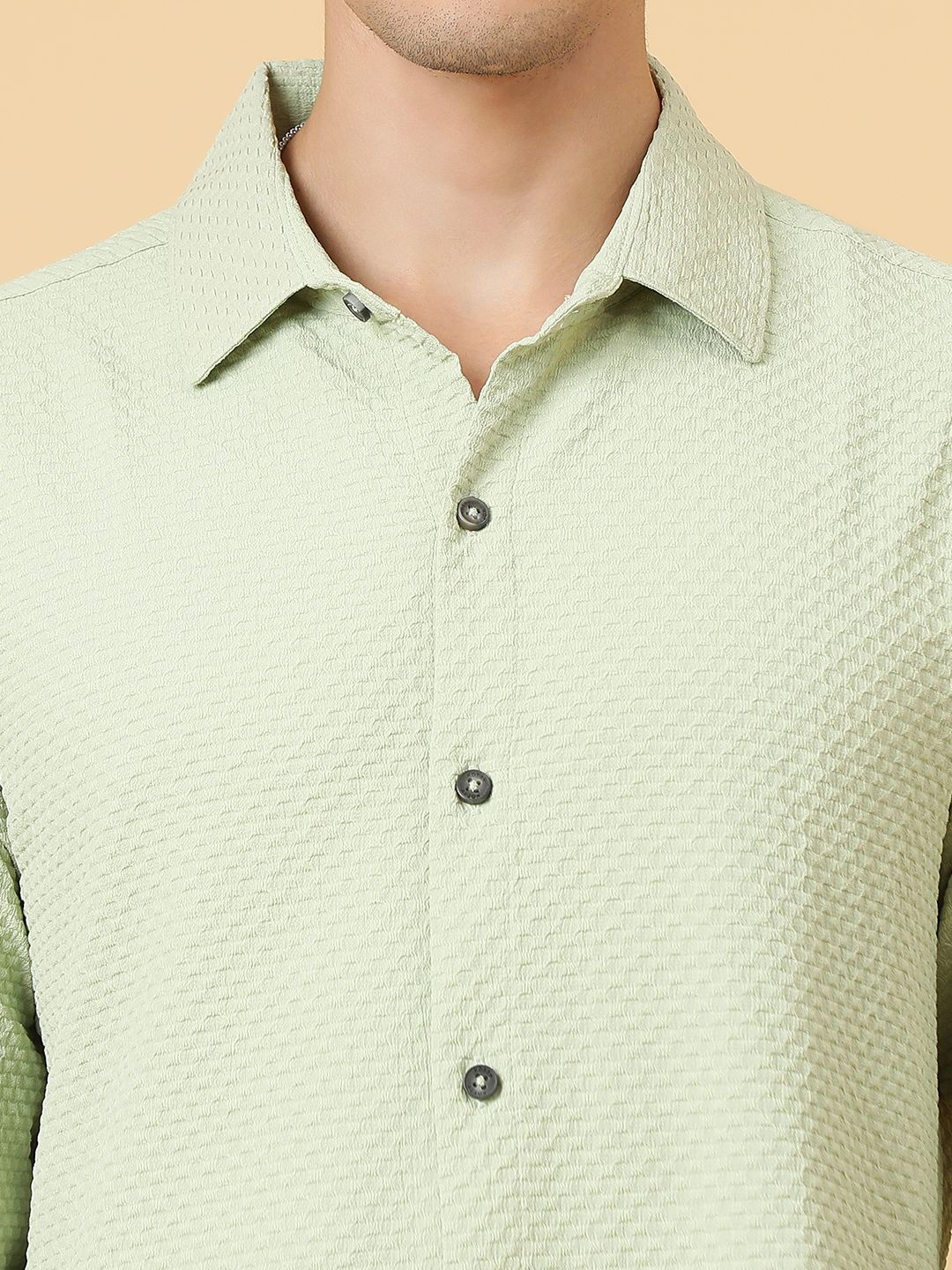 Kotty Men Relaxed Spread Collar Solid Casual Shirt