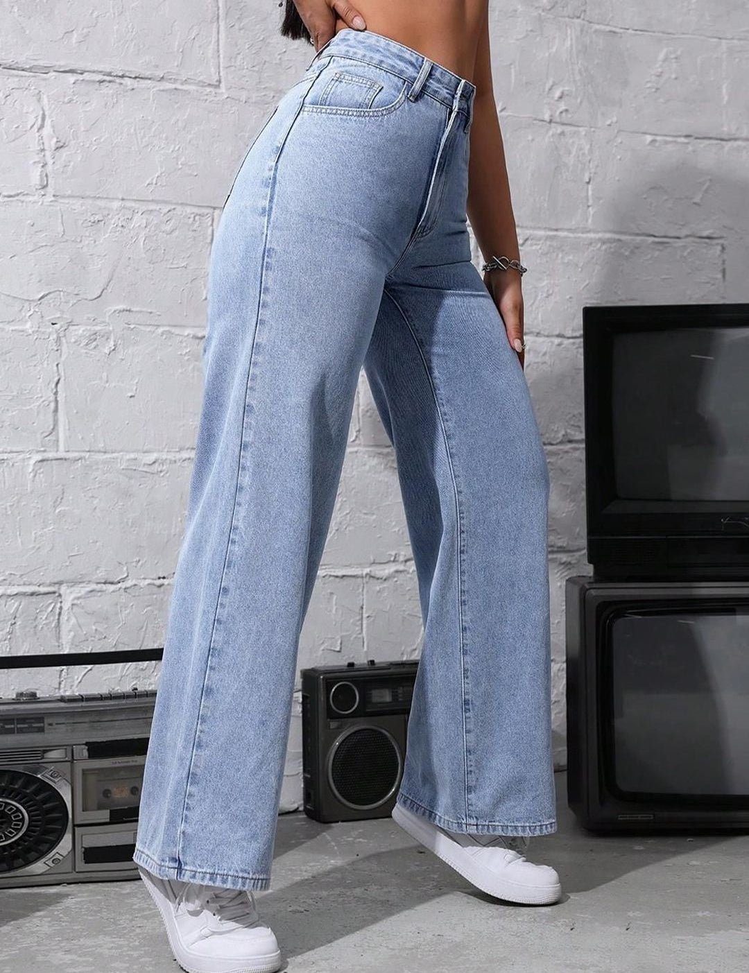 Kotty Women Straight Fit High-Rise Stretchable Jeans