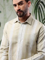 Kotty Men Spread Collar Vertical Striped Casual Shirt