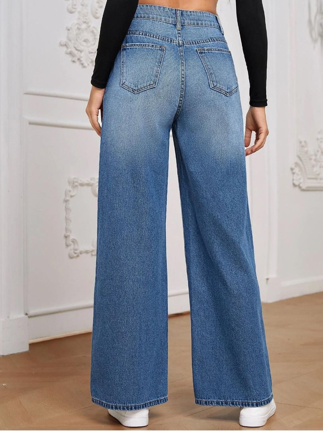 Kotty Women Straight Fit High-Rise Stretchable Jeans