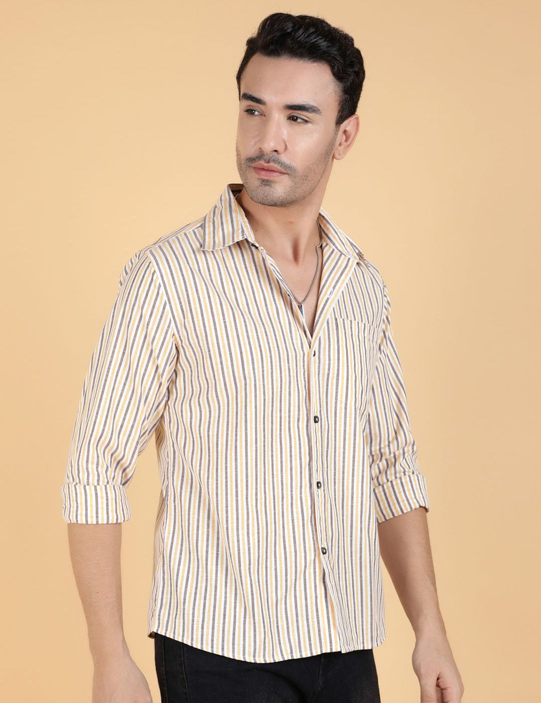 Kotty Men Relaxed Spread Collar Graphic Printed Casual Shirt