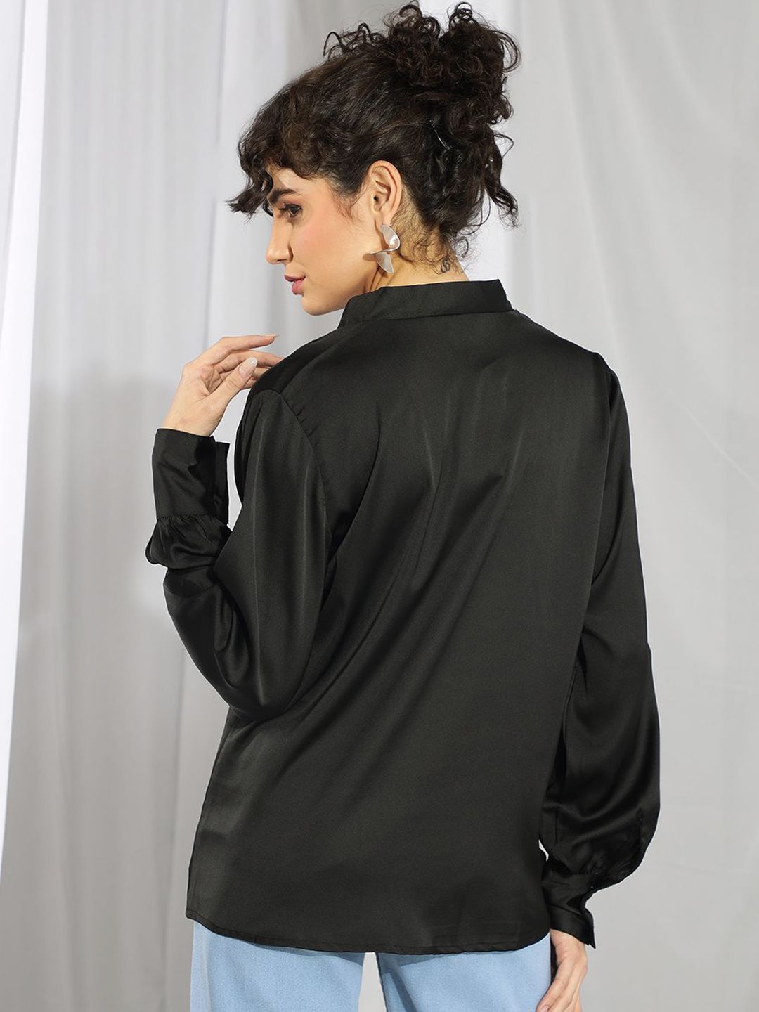 Kotty Women V-Neck Long Sleeves Satin Top