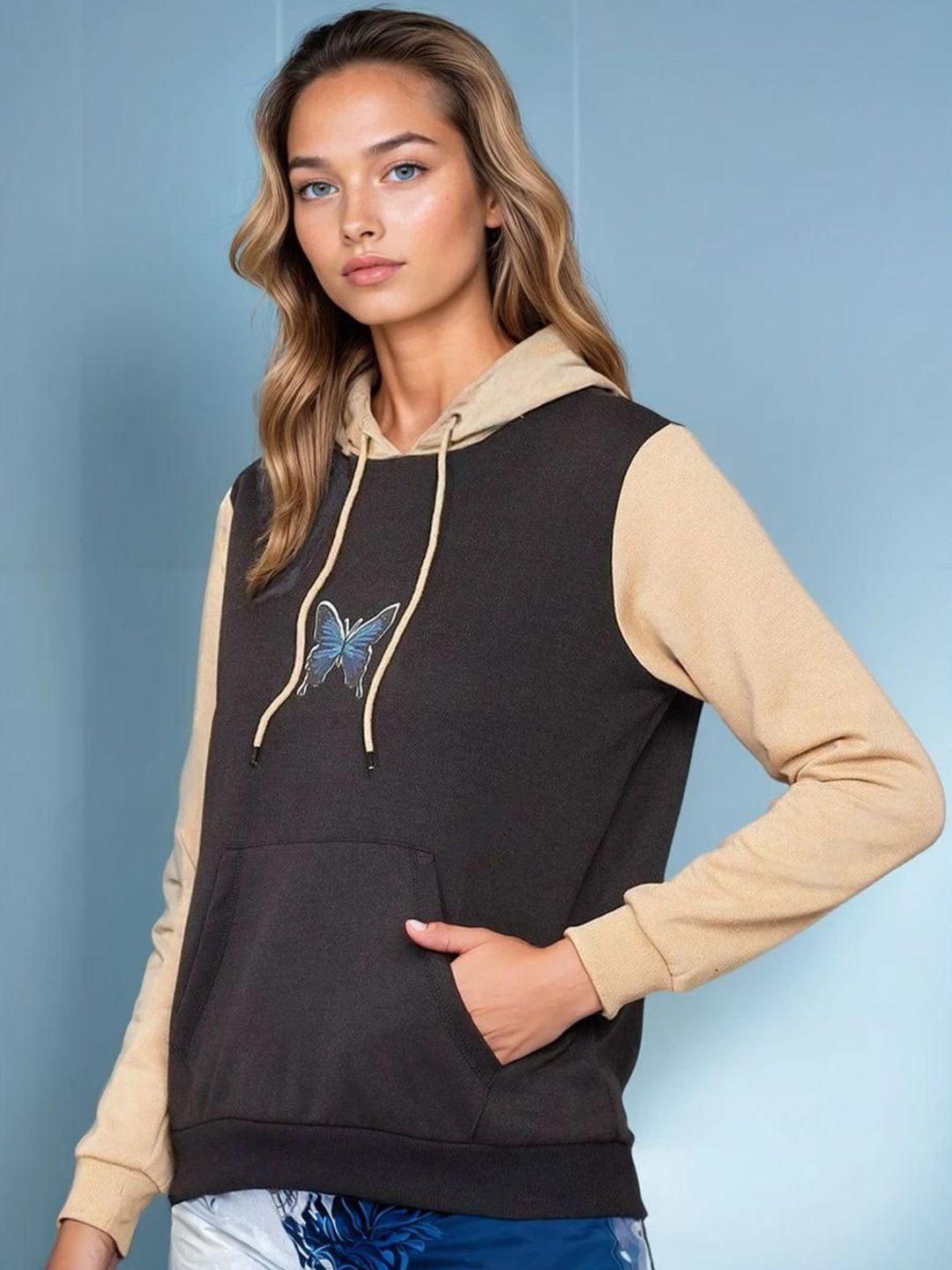 Kotty Women Butterfly Printed Hooded Pullover Sweatshirt