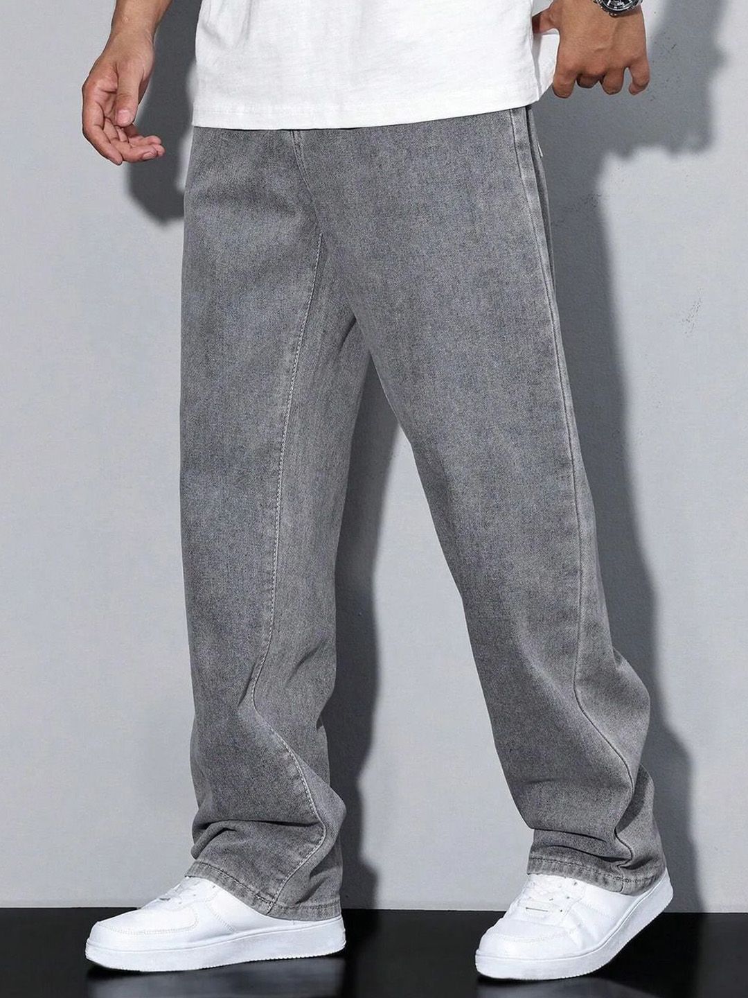 Kotty Men Baggy Mid-Rise Light Fade Stretchable Jeans