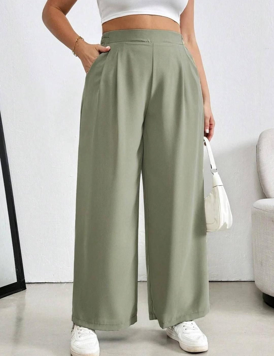 CURVE BY KOTTY Women Relaxed Straight Leg High-Rise Trousers