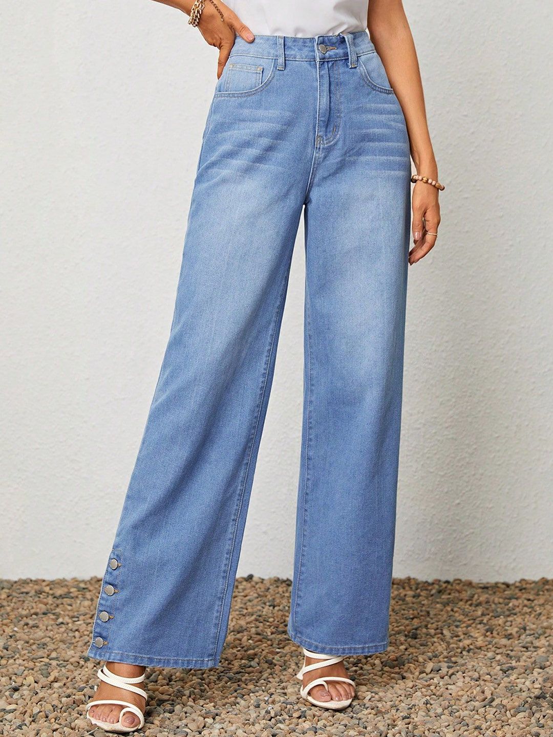 Kotty Women Straight Fit High-Rise Stretchable Jeans