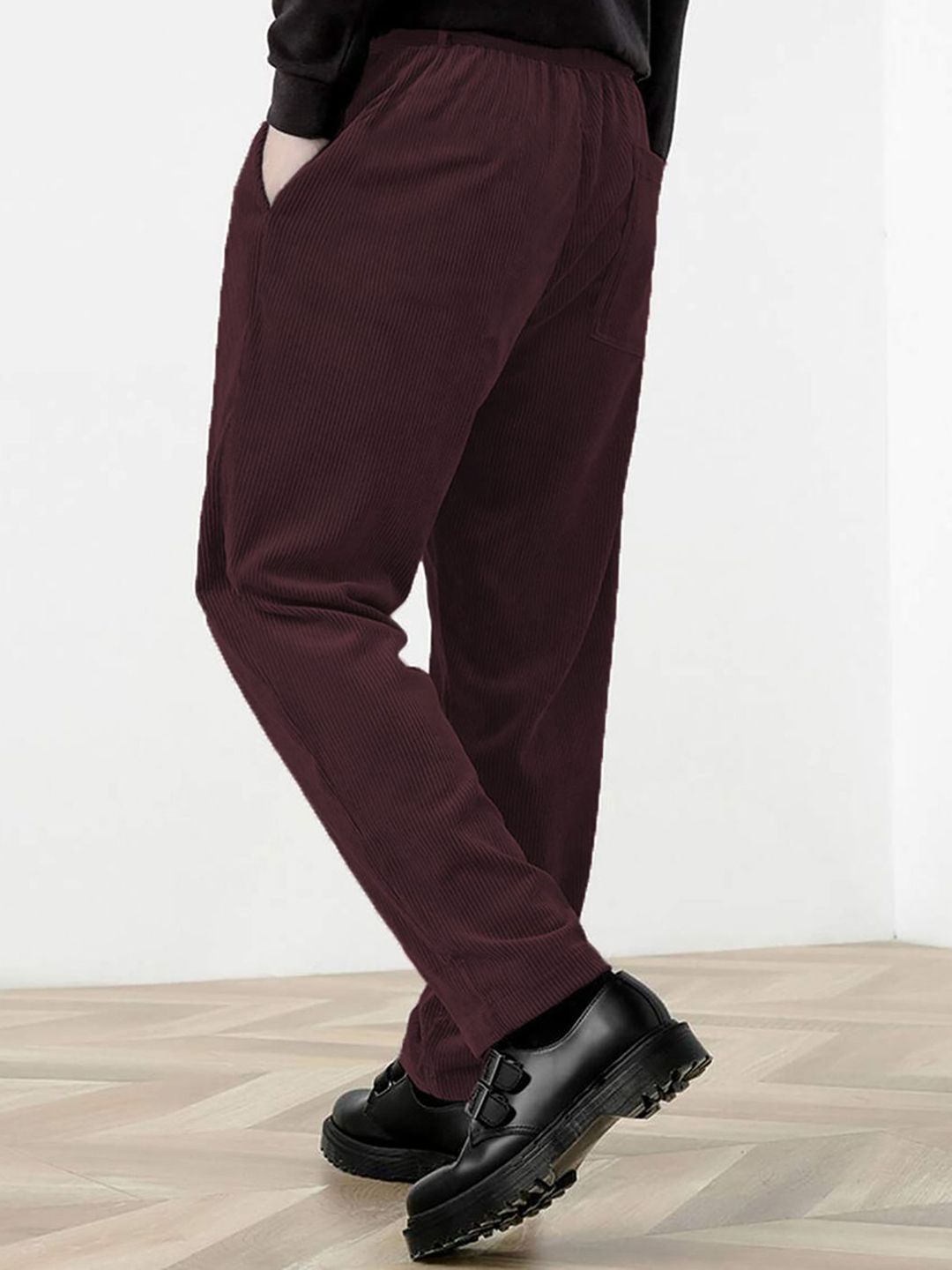 Kotty Men Relaxed Straight Fit High-Rise Corduroy Trousers