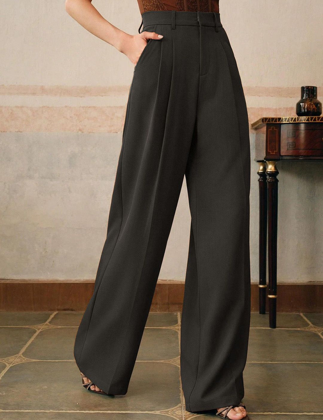 Kotty Women Relaxed Straight Leg High-Rise Pleated Trousers