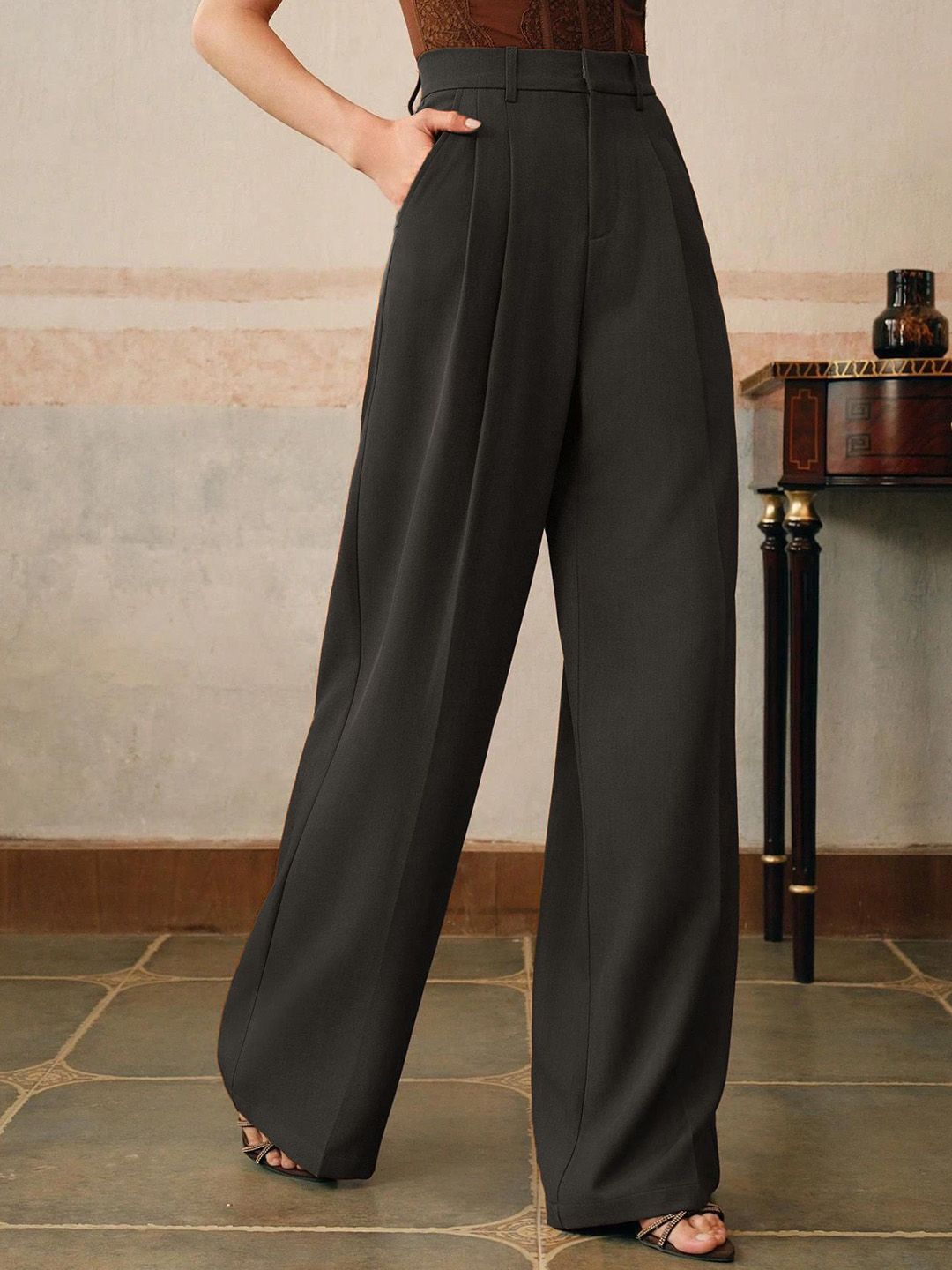 Kotty Women Relaxed Straight Leg High-Rise Pleated Trousers