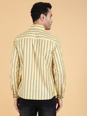 Kotty Men Relaxed Spread Collar Graphic Printed Casual Shirt