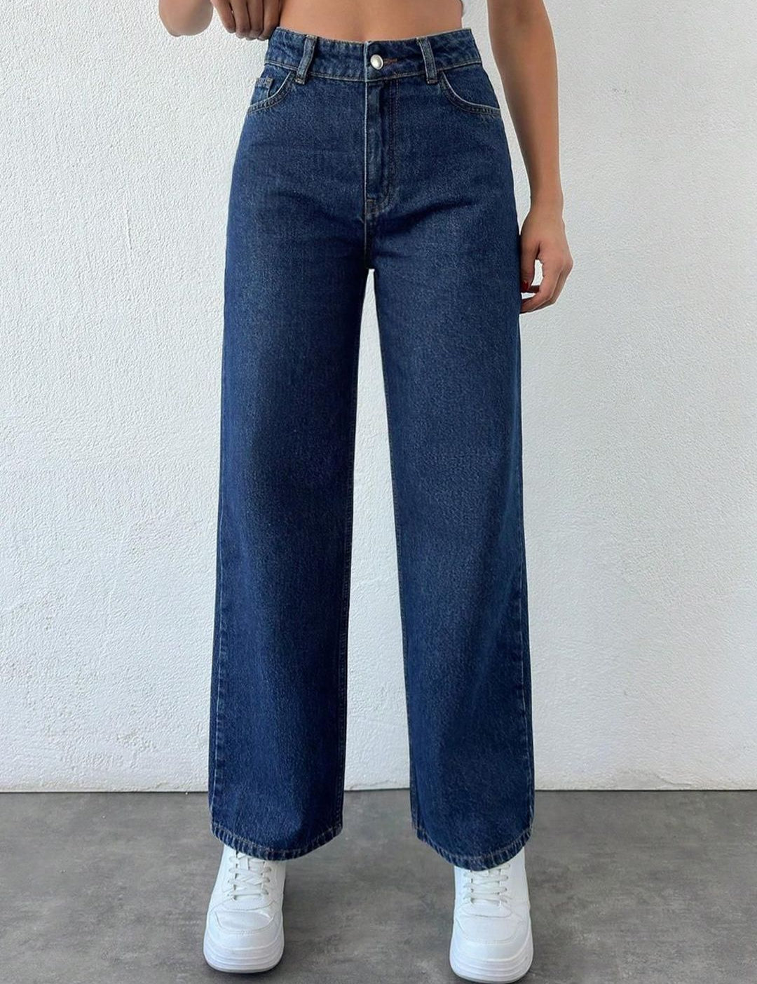 Kotty Women Straight Fit High-Rise Stretchable Jeans