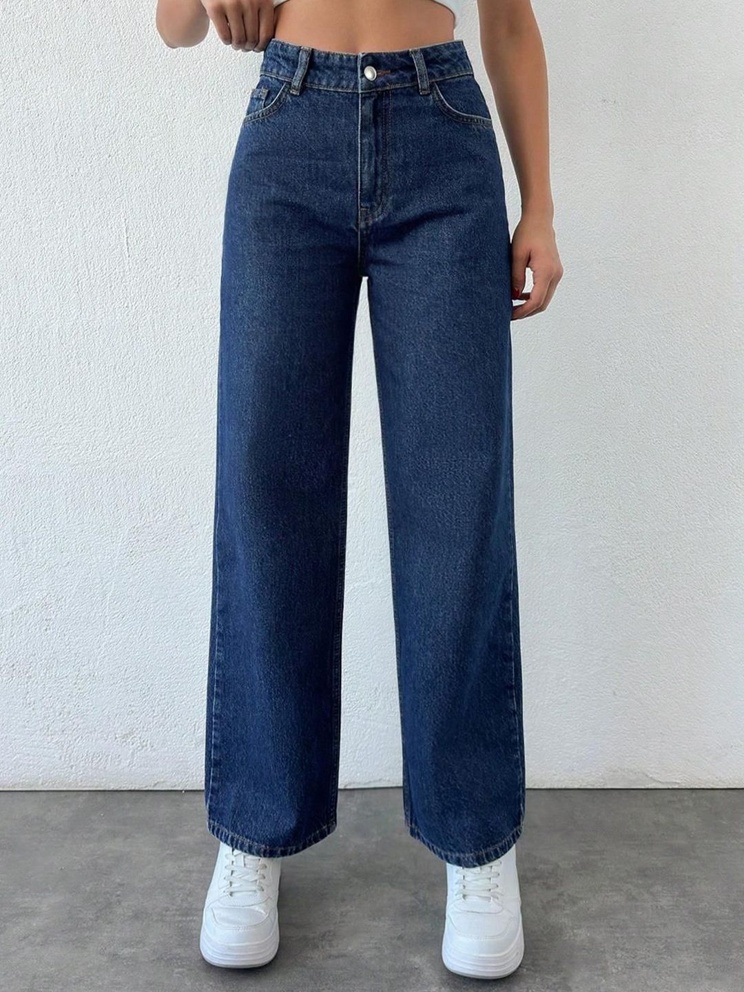 Kotty Women Straight Fit High-Rise Stretchable Jeans