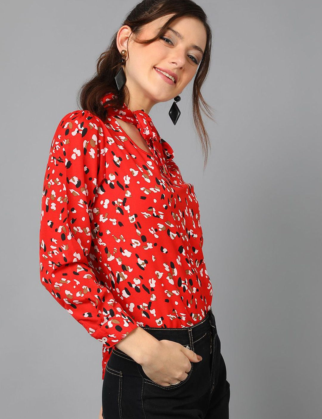 Kotty Women Conversational Printed Tie-Up Neck Top