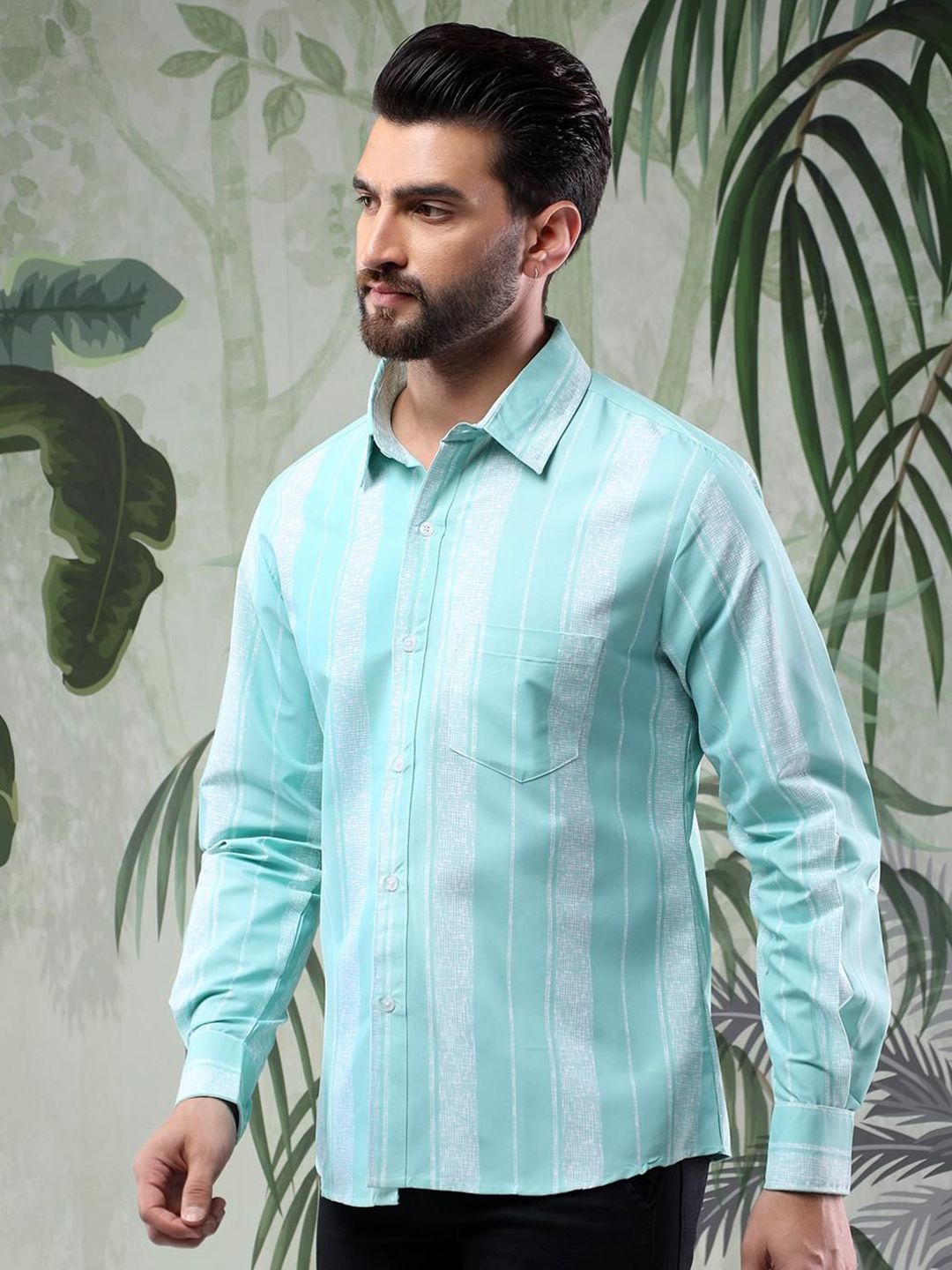 Kotty Men Spread Collar Vertical Striped Casual Shirt