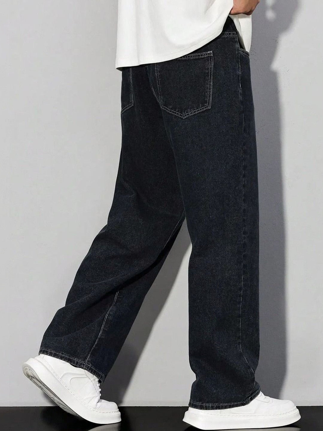 Kotty Men Relaxed Fit Mid Rise Jeans