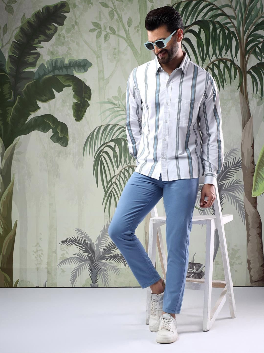 Kotty Men Spread Collar Vertical Striped Casual Shirt