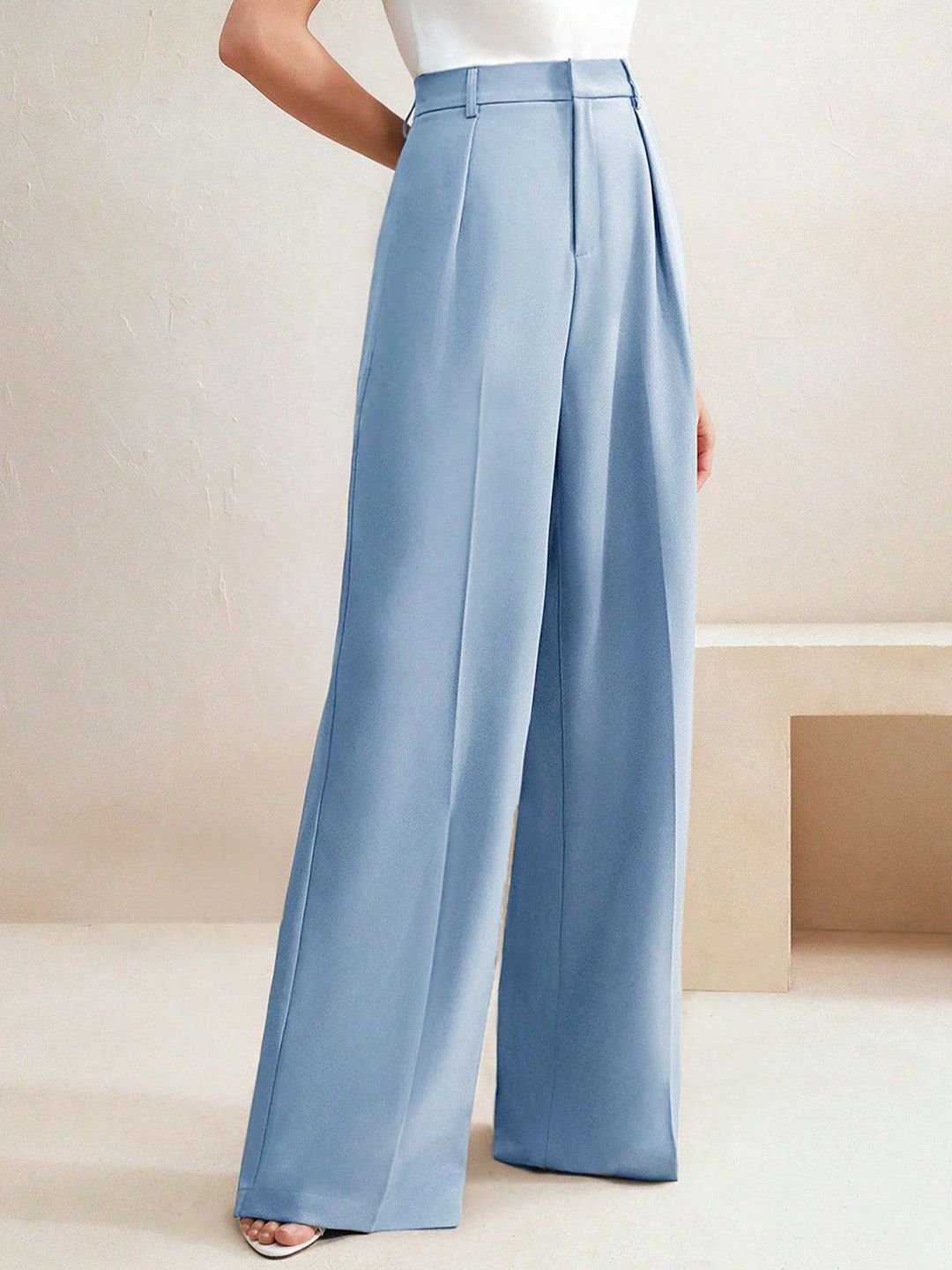 Kotty Women Relaxed Fit High-Rise Easy Wash Pleated Trousers