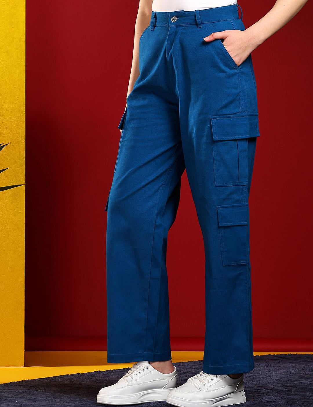 Kotty Women Straight Fit High-Rise Stretchable Cargo Jeans