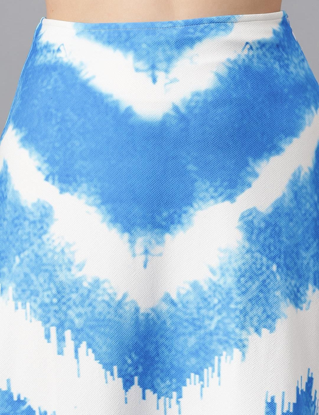 Kotty White & Blue Printed Crop Top & Skirt