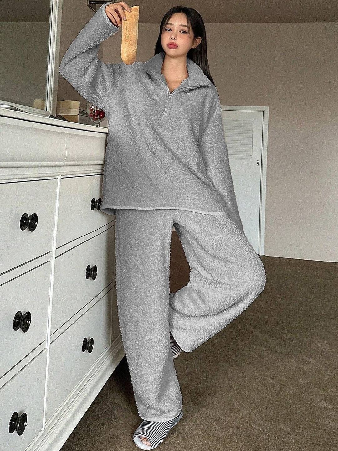 Kotty Women Solid Lapel Collar Night Suit