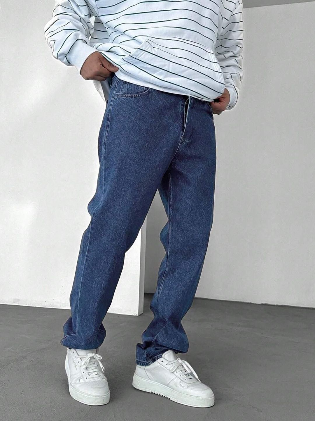 Kotty Men Straight Fit Low-Rise Light Fade Stretchable Jeans