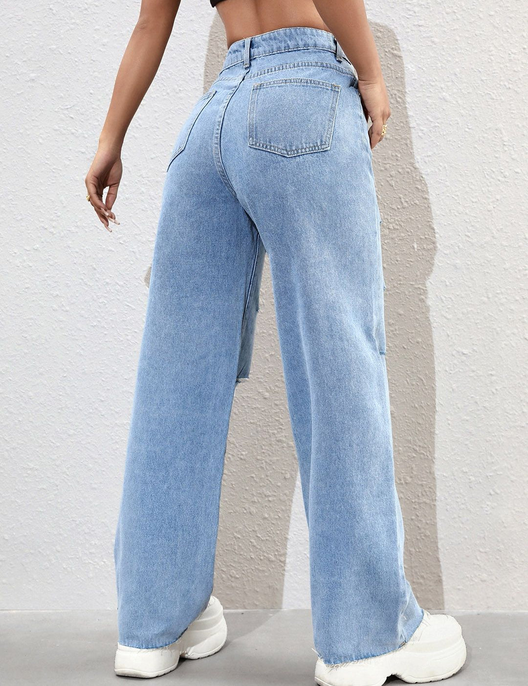 Kotty Women Straight Fit High-Rise Slash Knee Stretchable Jeans