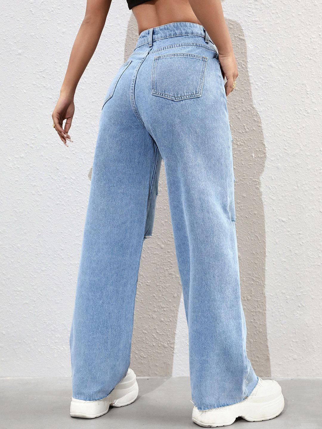 Kotty Women Straight Fit High-Rise Slash Knee Stretchable Jeans