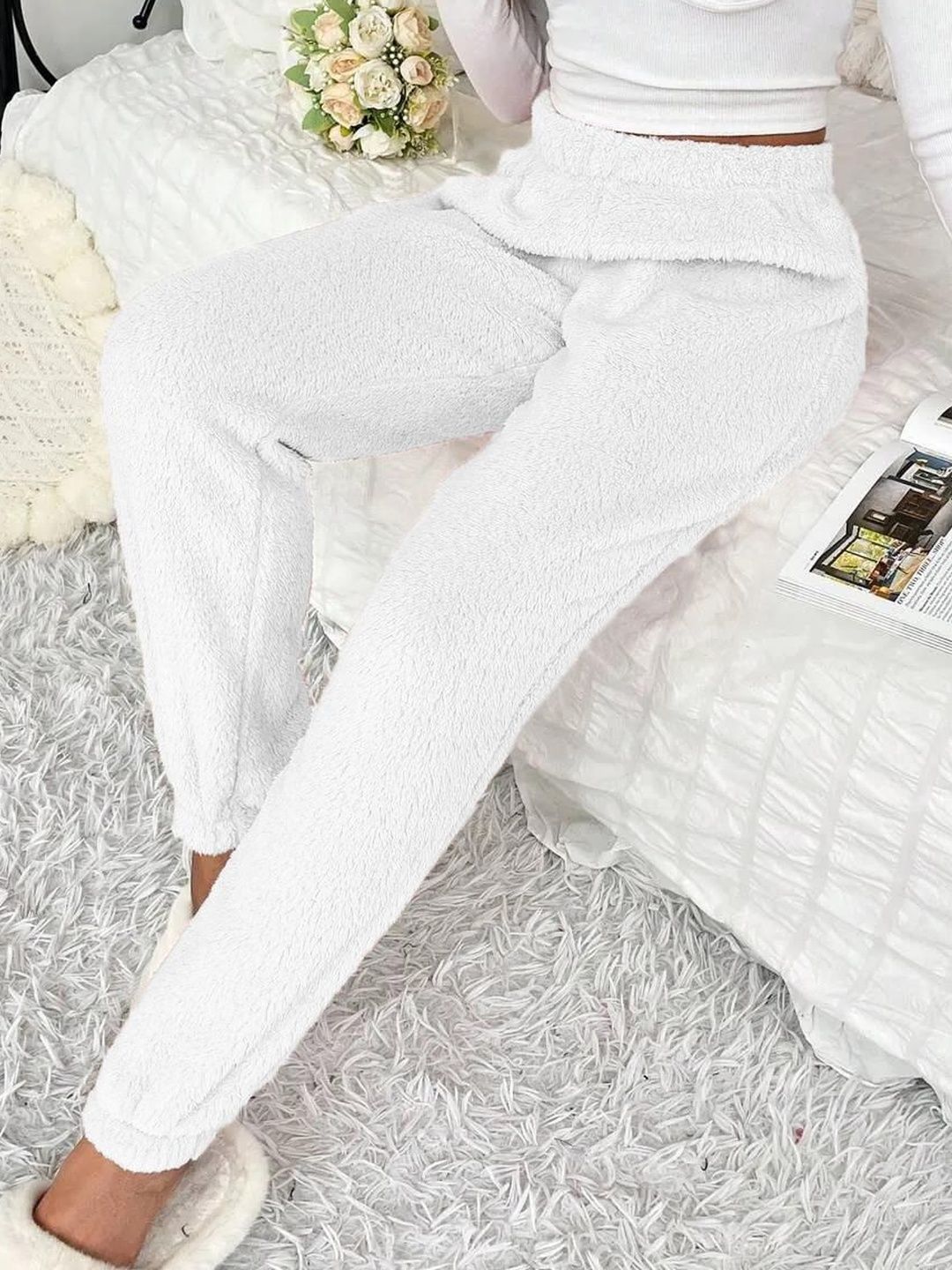 Kotty Women High-Rise Faux Fur Joggers Regular Trousers