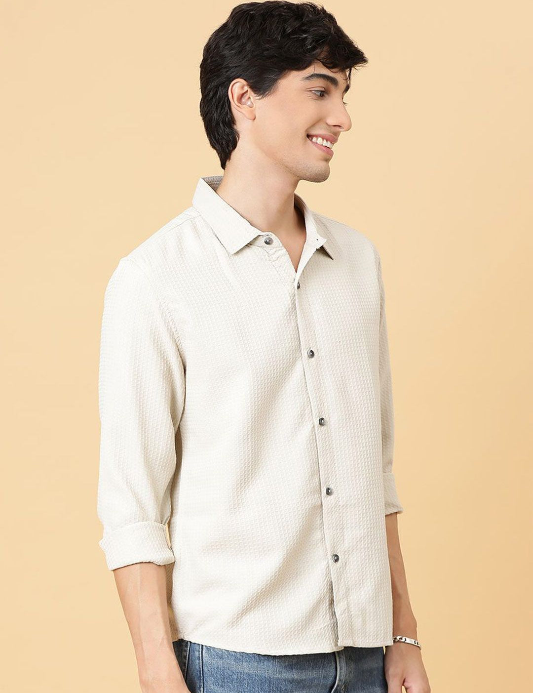 Kotty Men Relaxed Spread Collar Solid Casual Shirt