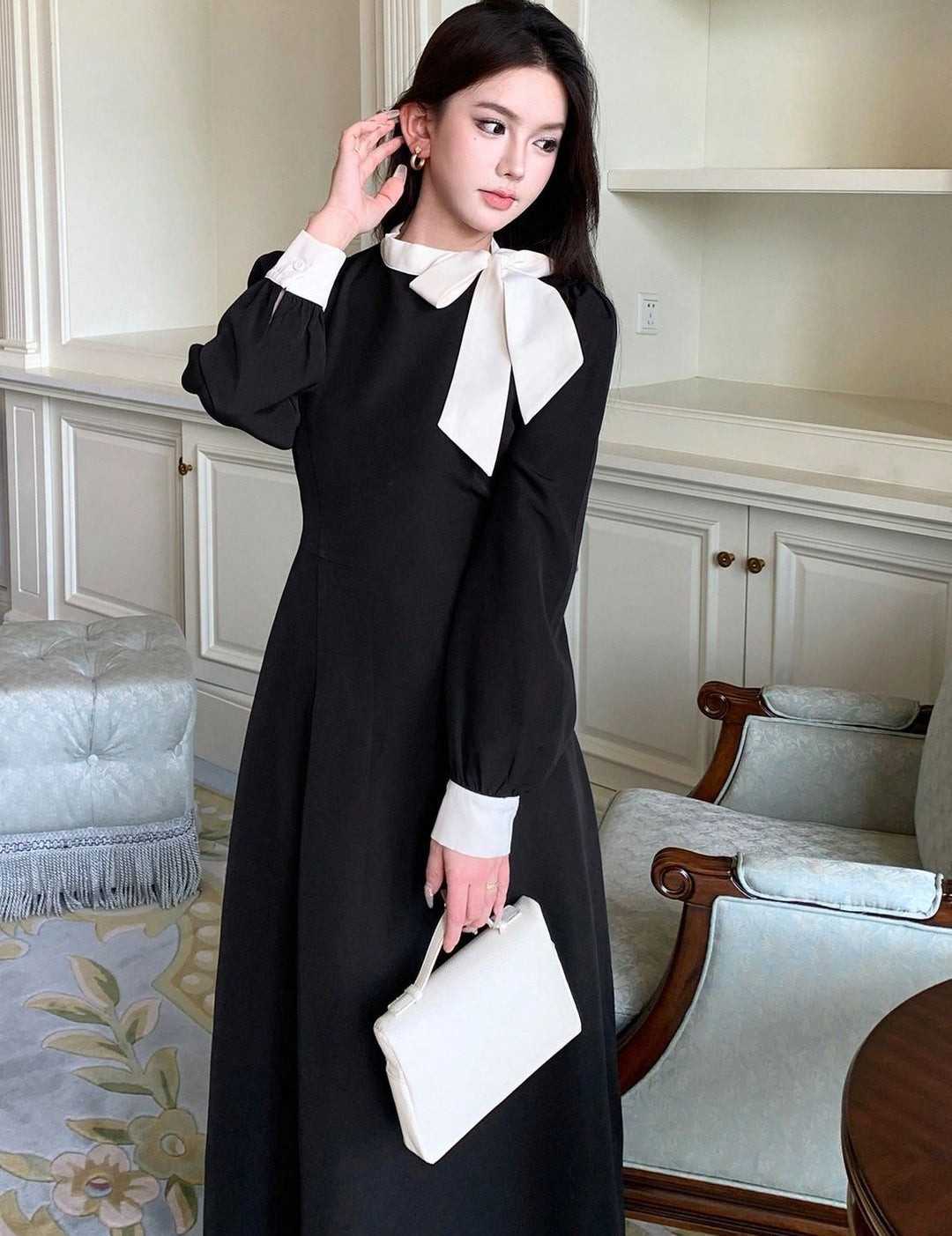 Kotty Colourblocked Tie-Up Neck Fit & Flare Midi Dress