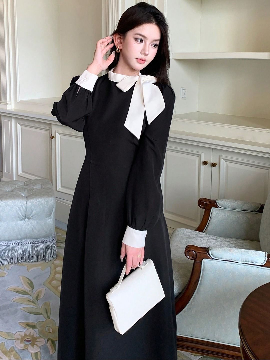 Kotty Colourblocked Tie-Up Neck Fit & Flare Midi Dress